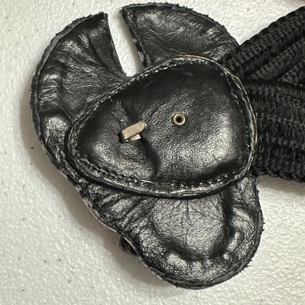 Woven Black Belt with Handmade Artistic‎ Wood & Silver Tone Bull Buckle Hook 36